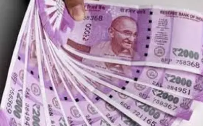 दो हजार के नोट पर फिर मंडराई नोटबंदी