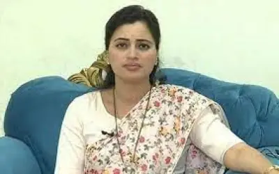 नवनीत राणा और रवि राणा की जमानत होगी खारिज? मुंबई पुलिस की शिकायत के बाद सत्र न्यायालय ने भेजा नोटिस
