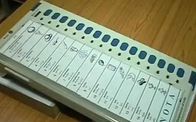 जीवित बुजुर्ग दम्पत्ति के नाम मतदाता मृतक सूची में