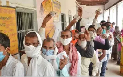 प्रियंका गांधी ने मिलाया बीजेपी कार्यकर्ताओं से हाथ, राजनाथ सिंह की रैली में अखिलेश यादव जिंदाबाद के लगे नारे