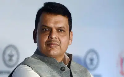 नागपुर की अदालत ने भेजा फड़नवीस को समन