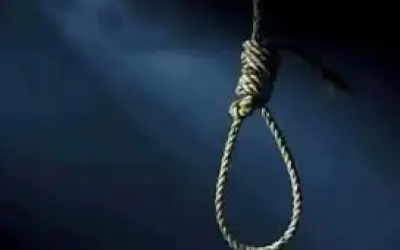 फांसी पर लटकी मिली माता-पिता के साथ 14 महीने की बच्ची की लाश
