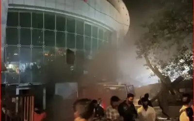 मुंबई के इस 'शापित' मॉल में फिर लगी आग