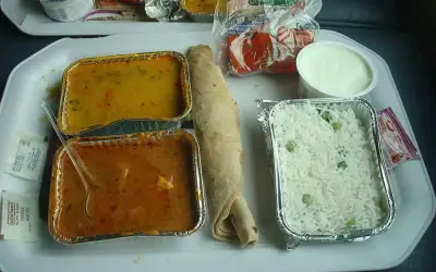 महाराष्ट्र के इस रेलवे स्टेशन पर महज 20 रुपए में मिलेगा पेट भर खाना