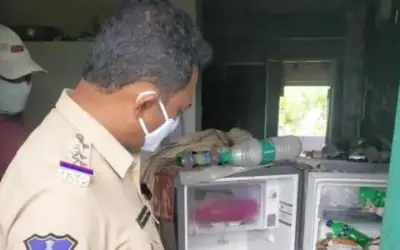 फ्रिज के अंदर से अधेड़ व्यक्ति की लाश मिलने से सनसनी