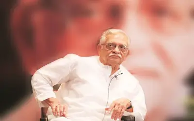 गुलज़ार ने की सरकार की आलोचना