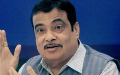 मेरे रहते बिना ड्राइवर की चलनेवाली गाड़ी को नहीं आने दूंगा : गडकरी