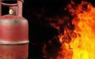रसोई गैस सिलेंडर फटने से चार लोगों की मौत
