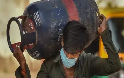 सस्ता हुआ कॉमर्शियल गैस सिलेंडर