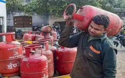 एक हज़ार की हो सकती है गैस सिलेंडर