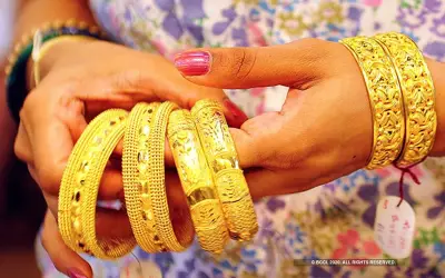 सोने की कीमतों में फिर आई गिरावट