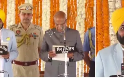 भगवंत मान बने पंजाब के नए मुख्यमंत्री, शहीद भगत सिंह के गांव में ली शपथ
