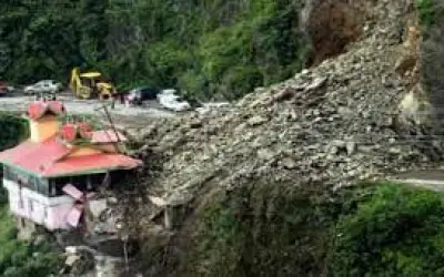 कुदरत के कहर से हिमाचल में फैला खौफ