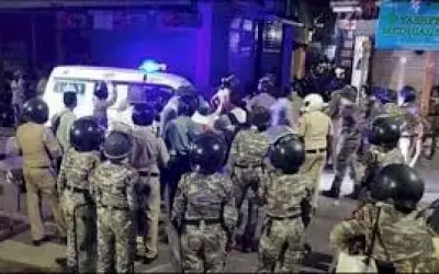 औरंगजेब की कब्र हटाने को लेकर प्रदर्शन के बाद नागपुर में हिंसा