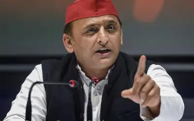 सपा आईटी सेल चीफ की गिरफ्तारी पर भड़के अखिलेश यादव, पुलिस हेड क्वार्टर में चाय पीने से किया इंकार