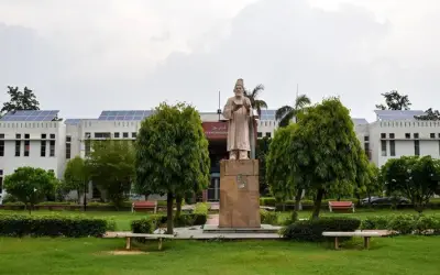 अस्पताल में एक मरीज छात्र को जामिया मिल्लिया इस्लामिया के छात्र ने गोली मारी