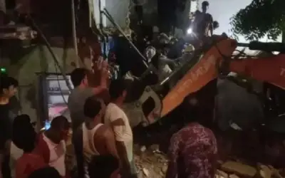 मकान गिरने से एक परिवार के पांच लोगों की गई जान