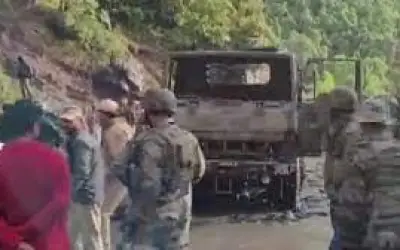 जम्मू-कश्मीर में सेना के वाहन पर आतंकी हमला, तीन जवान शहीद
