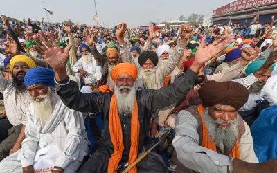 आंदोलन के एक साल बाद भी किसान हैं कि घर लौटते नहीं