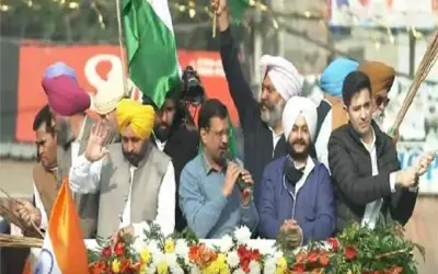 जालंधर में केजरीवाल की तिरंगा यात्रा