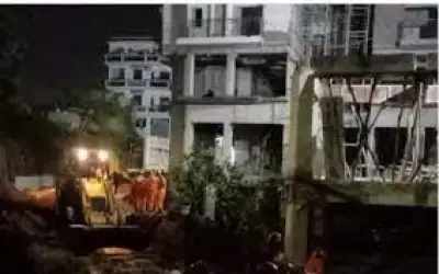 निर्माणाधीन अपार्टमेंट का हिस्सा गिरने से दो की मौत