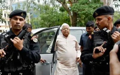 कोरोना की चपेट में आए लालू की सुरक्षा में लगे नौ जवान