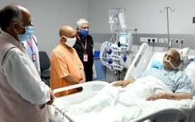 गंभीर हालत में  वेंटिलेटर पर हैं राज्यपाल लालजी टंडन