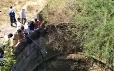 पूरे परिवार की आत्महत्या के बाद कुएं से निकाली गई नौ लाश