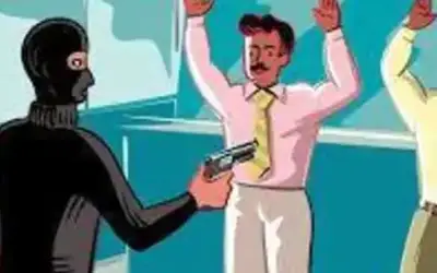 बैंक के बाथरूम में बंद कर लूट लिए छह लाख 80 हज़ार