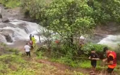 महाराष्ट्र के लोनावला में बड़ा हादसा, महिला बच्चें समेत पांच लोग बहे