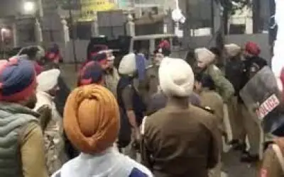 पुलिस और निहंग सिखों के बीच मुठभेड़ में एक कांस्टेबल की मौत, पांच पुलिसकर्मी घायल