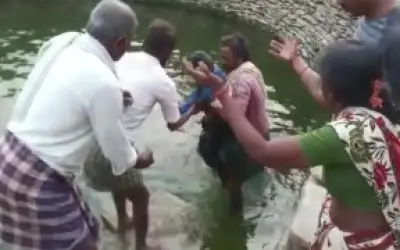 पत्नी के गम में पति ने दो बेटियों के साथ जान दी