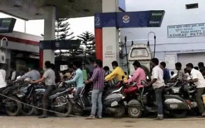 पेट्रोल डीजल के बढ़ते भाव से फिर आम आदमी परेशान
