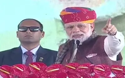 हमारी लड़ाई कश्मीर के लिए है : पीएम मोदी
