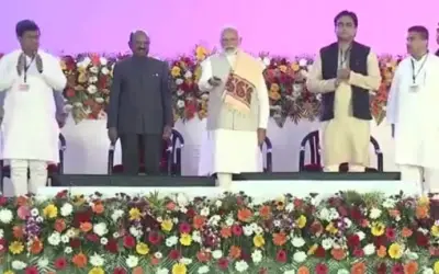 पश्चिम बंगाल को पीएम मोदी ने दी  15,000 करोड़ सौगात