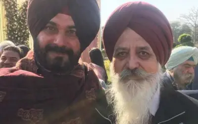 सिद्धू के सलाहकार ने जम्मू-कश्मीर को बताया अलग देश, मचा बवाल