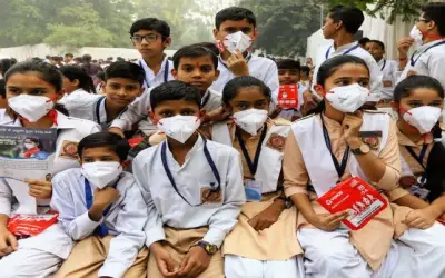 दिल्ली में खतरनाक प्रदूषण के कारण 5 नवंबर तक सभी स्कूल बंद
