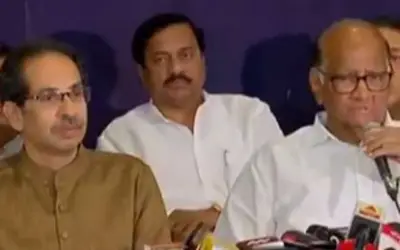 पवार और उद्धव ने कहा फड़नवीस और अजित पवार बहुमत साबित नहीं कर पाएंगे