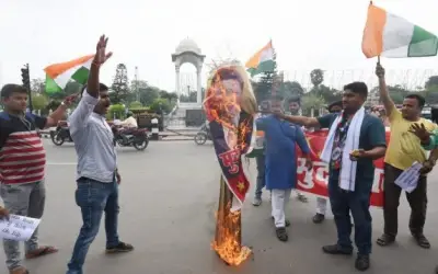 धोखेबाज़ चीन के खिलाफ नाराज़ देश में धरना प्रदर्शन जारी