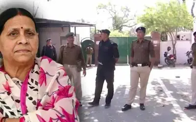 जमीन के बदले नौकरी देने के मामले में राबड़ी देवी के घर पहुंची सीबीआई