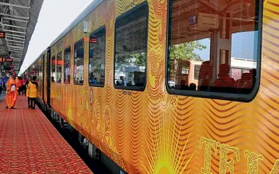 रेलवे की बदल रही है शक्लो सूरत