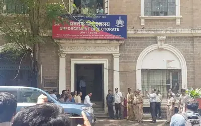 परिवार सहित ईडी दफ्तर पहुंचे राज ठाकरे