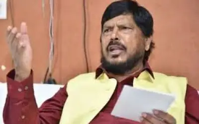 आठवले ने की भीमा कोरेेगांव को पाठ्यक्रम में शामिल करने की मांग