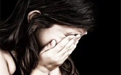 सौतेले बाप ने किया बेटी को गर्भवती