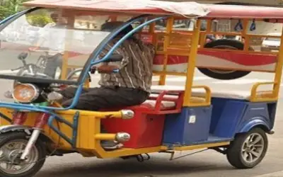 नोएडा में ई रिक्शा चालक से गैंग रेप 