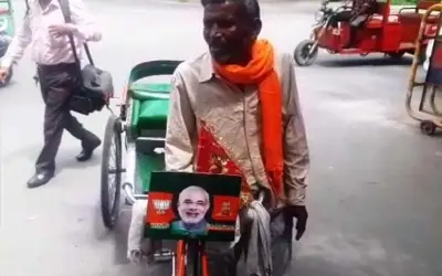 पीएम मोदी के फैन रिक्शेवाले का नाम मोदी रिक्शावाला