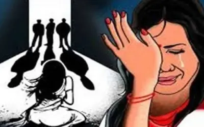 भाभी से लड़कर घर से भागी लड़की पर गैंग रेप