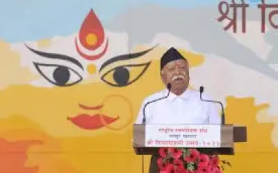 भारत दुनिया को शांति का रास्ता दिखाए : भागवत