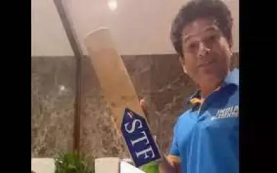 फैंस के निशाने पर आए सचिन तेंदुलकर