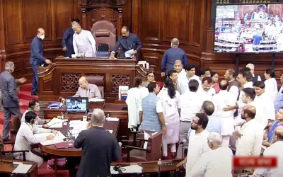 विपक्ष के विरोध से सदन में हंगामा